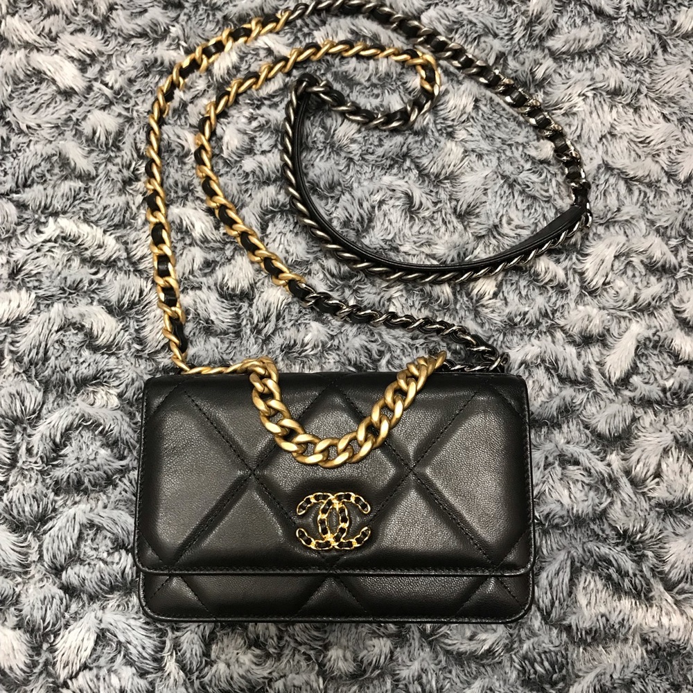 SOLD.   Chanel C19 wallet on chain WOC